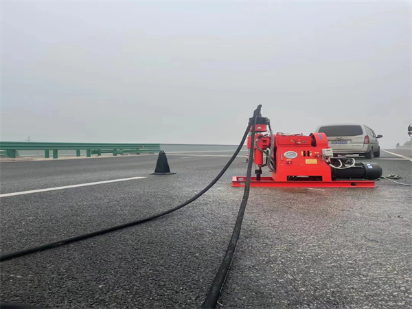 康定马路路基路面开裂下沉注浆加固灌浆